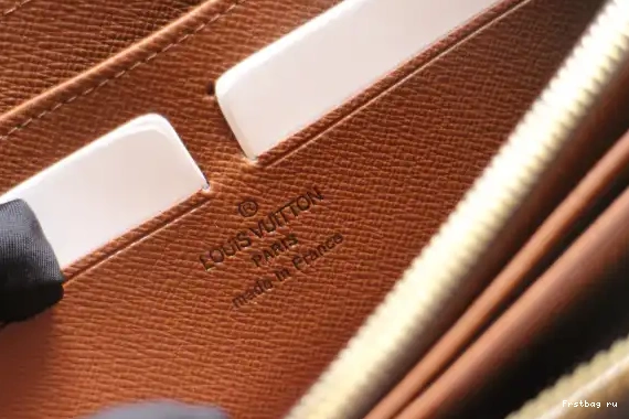 First bag ru WALLET LOUIS VUITTON ZIPPY 0516